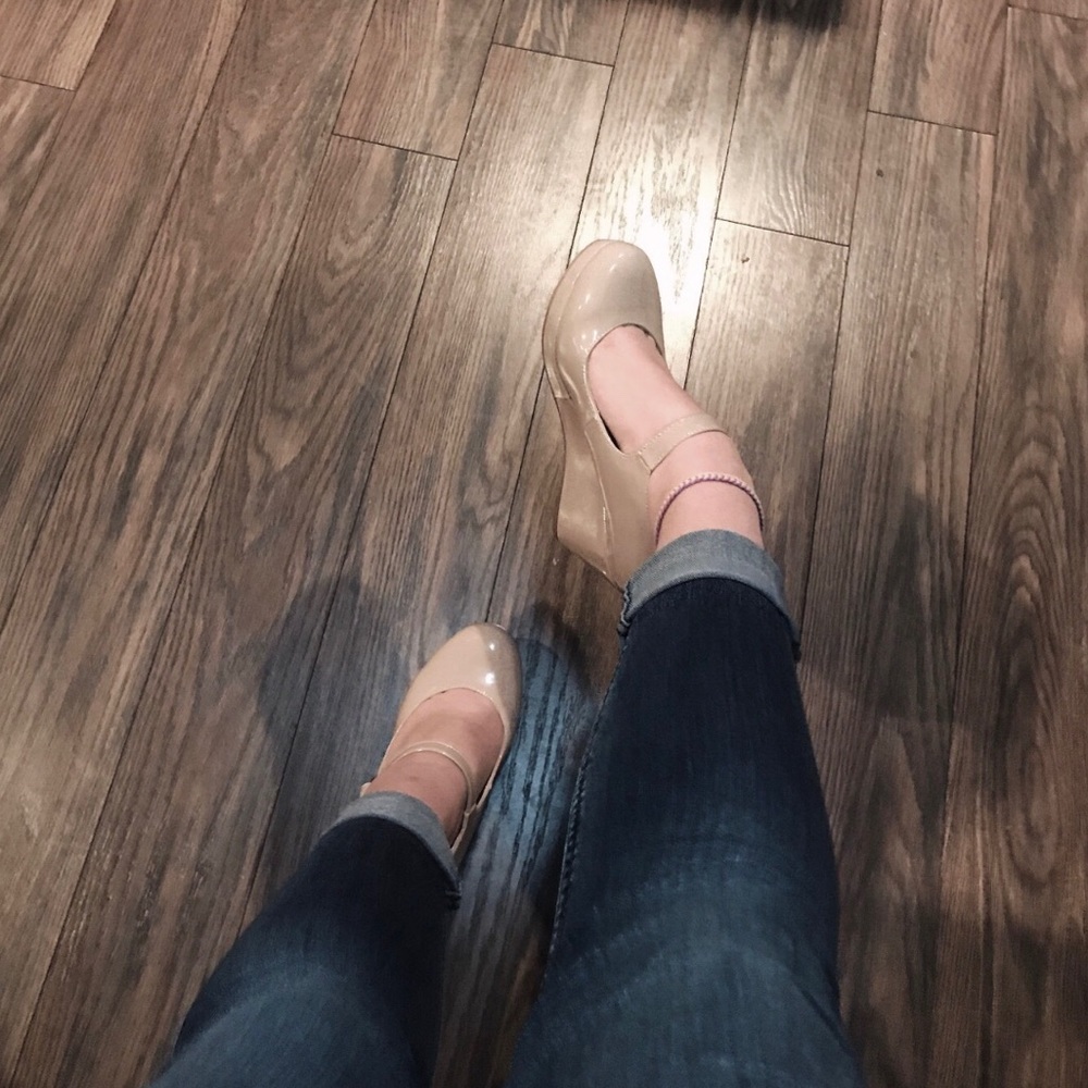 💕Mary Jane wedges 💕